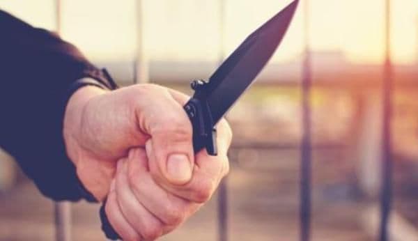 Caz șocant! Tânără mamă în vârstă de 19 ani înjunghiată de concubin