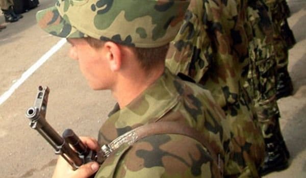 Serviciul militar obligatoriu ar putea fi reintrodus în România
