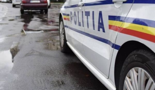 Întrecere în trafic între doi frați terminată prost. Una dintre mașini blocată două amenzi substanțiale și un dosar penal