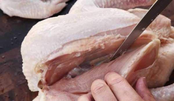 Alertă în ţară! Carne de curcan din focarele de gripă aviară au ajuns în farfuriile românilor