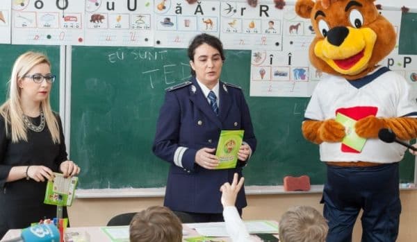 Poliţiştii botoşăneni au dat din nou startul Şcolii Siguranţei Tedi