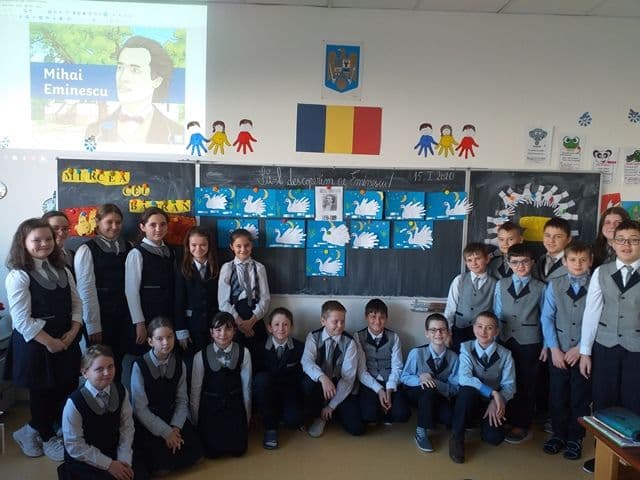 Eminescu – un înger printre stele! Activități de comemorare organizate de elevii Școlii Cornerstone - FOTO