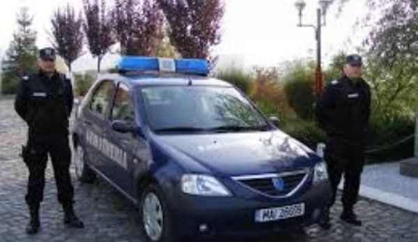 Week-end încărcat pentru jandarmii botoșăneni. Au fost aplicate amenzi pentru tulburarea liniștii, comerț ilicit, braconajului piscicol
