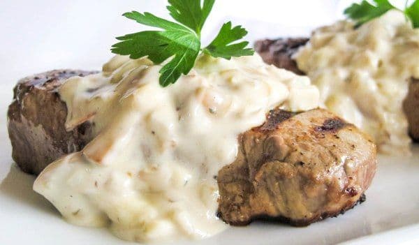 File de vită cu sos de gorgonzola