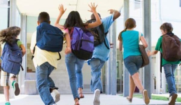 Veşti bune pentru elevi. Vor avea două vacanţe de Paşte