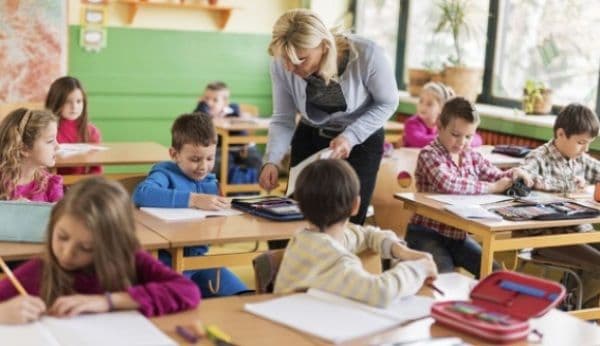 Legea educaţiei se modifică. Proiectul care scade numărul elevilor dintr-o clasă a fost adoptat de Senat