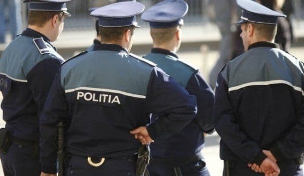 Bazarul și Piața Centrală luate cu asalt de polițiști