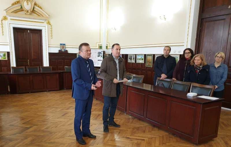 Nouă familii nevoiașe din Dorohoi au primit astăzi ajutoare de urgenţă - FOTO