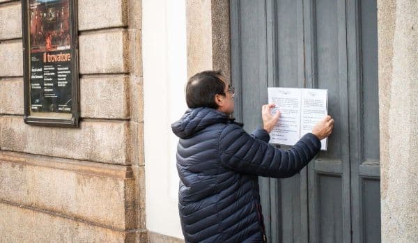 Trei universități din România își suspendă cursurile, din cauza coronavirusului