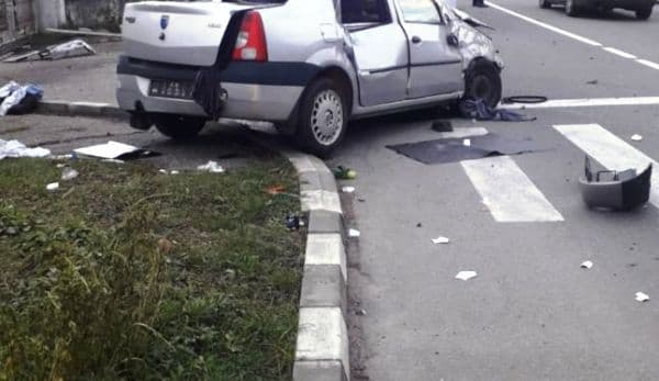 Accident produs pe fondul neacordării de prioritate. Unul dintre șoferi era băut