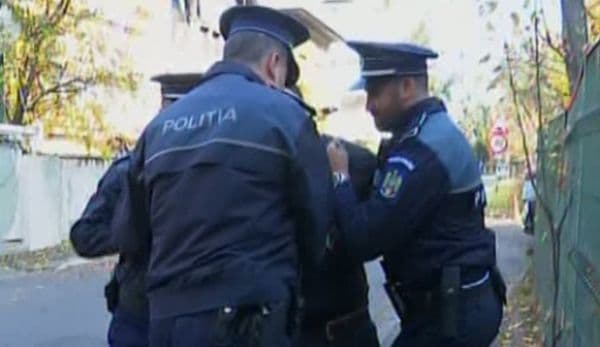 Reguli noi pentru polițiști, când duc persoane la secție