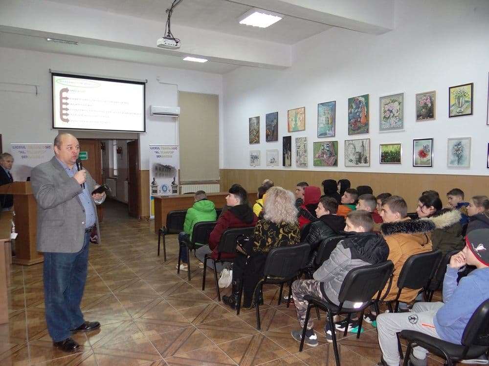 „Ziua Națională a meseriilor” la Liceul Tehnologic Alexandru Vlahuță Șendriceni - FOTO