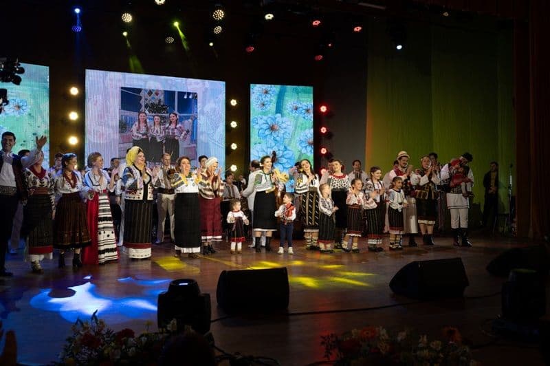Momente de neuitat cu Fetele din Botoșani și „Lăutarii” din Chișinău în spectacolul „Hai la Botoșani”, ediția a III-a - FOTO