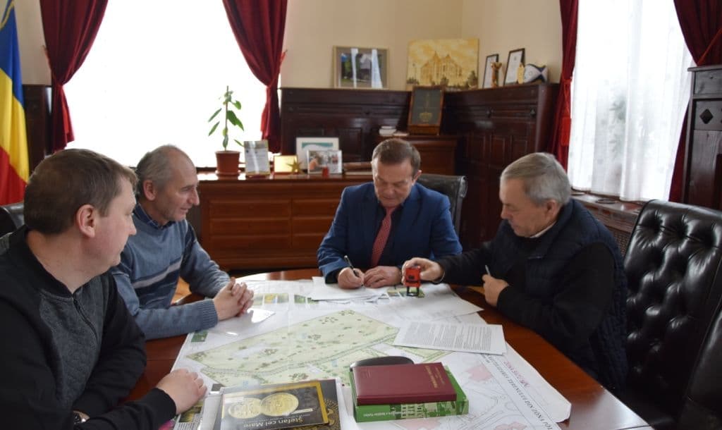 A fost semnat contractul de execuţie pentru modernizarea Grădiniţei Ştefan cel Mare şi Sfânt din Dorohoi