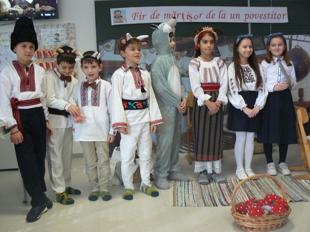 „Fir de mărțișor de la un povestitor”, la Școala Cornerstone Dorohoi - FOTO