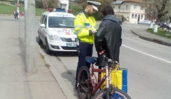 Şi bicicliştii sunt luaţi în vizor de poliţişti