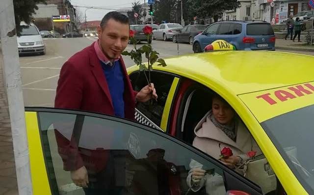 Taxi Speed Dorohoi: Flori și curse gratuite oferite de 8 Martie pentru toate doamnele și domnișoarele - FOTO