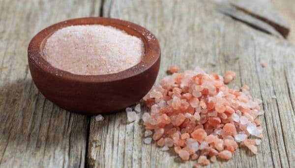 Marea păcăleală numită sarea roz de Himalaya