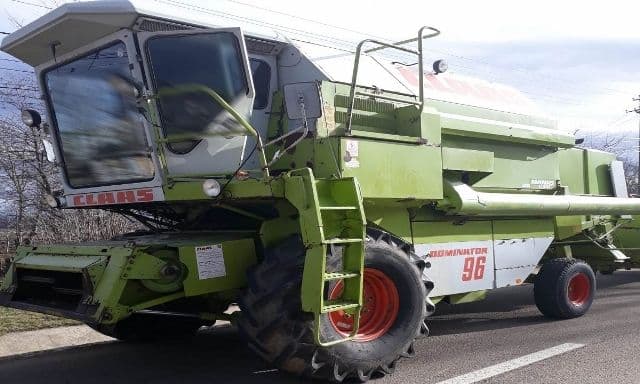 Utilaj agricol neînregistrat depistat de polițiștii de frontieră din Dorohoi - FOTO