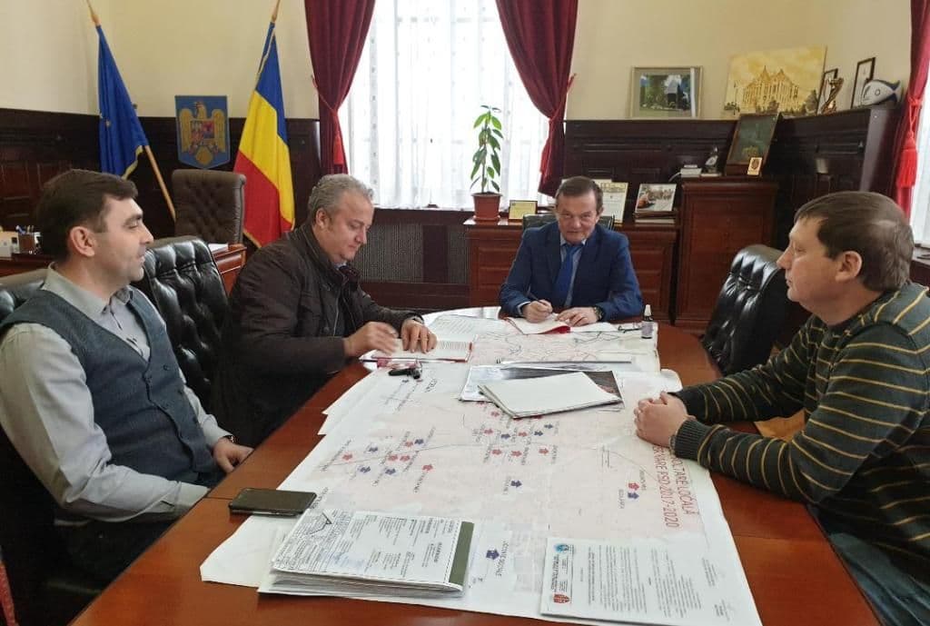 Primăria Municipiului Dorohoi: A fost semnat contractul de executie de lucrări pentru „Calibrare și asanare pârâu Dorohoi”