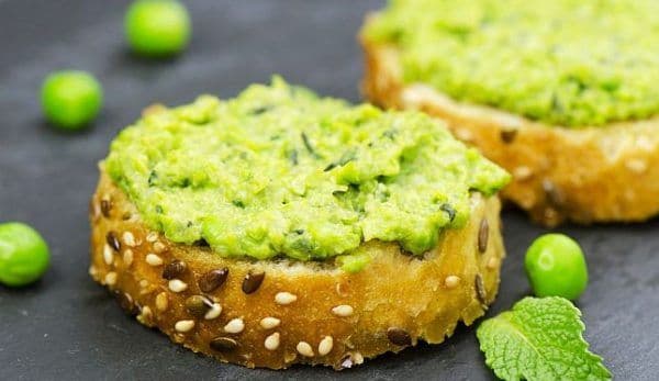 Pate de mazăre și ceapă verde