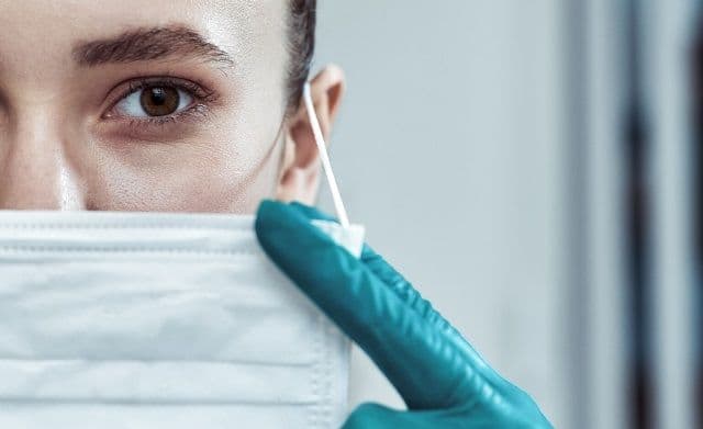 49 de cadre medico-sanitare din Dorohoi și Botoșani au intrat în contact cu tânăra confirmată cu virusul COVID 19