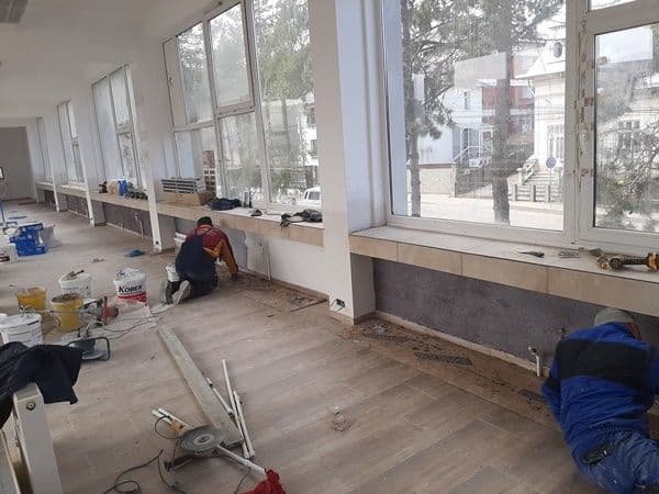 Ultimele etape în cadrul lucrărilor pentru amenajarea noii cantine a Seminarului Teologic Liceal „Sf. Ioan Iacob” din Dorohoi - FOTO