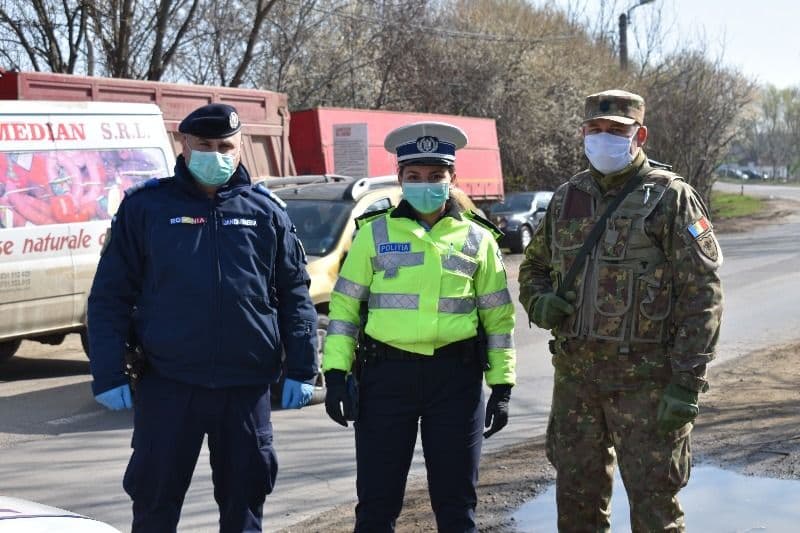 Echipaje mixte de polițiști, jandarmi și polițiști locali au acționat pentru respectarea măsurilor dispuse prin Ordonanța Militară nr. 3 - FOTO