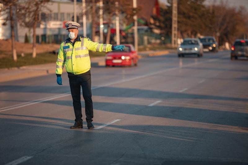 Acţiuni ample organizate pentru verificarea respectării interdicţiilor impuse prin ordonanţele militare la Dorohoi, Botoșani și Săveni - FOTO