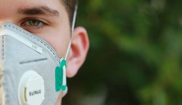 Vezi care este primul oraș din România care obligă cetățenii să poarte mască atunci când ies pe stradă