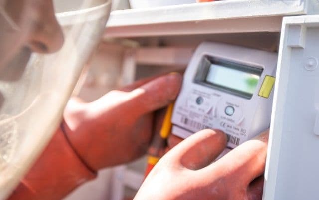Delgaz Grid încurajează clienții să transmită online sau telefonic indexul contoarelor de gaz și electricitate