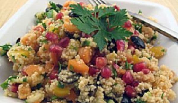 Salată de cuscus cu semințe de rodie
