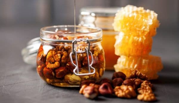 „Medicamentul” delicios care tratează zeci de boli și menține creierul în formă. Ai nevoie de 3 ingrediente să îl prepari