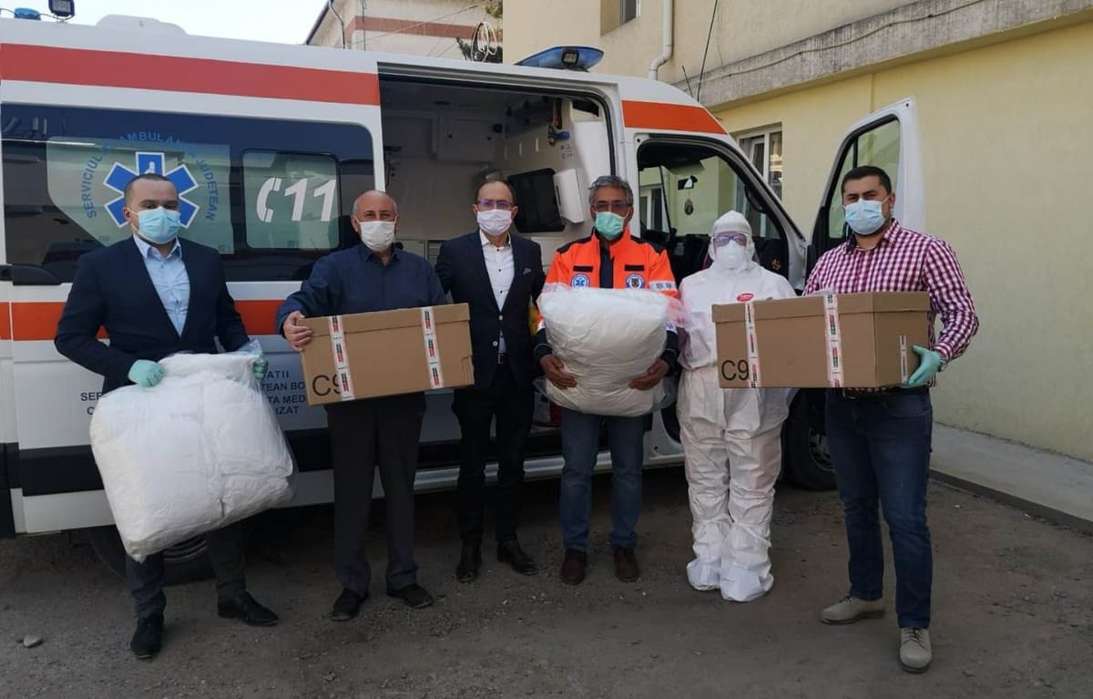 Echipamente de înaltă protecție medicală în valoare de 52.500 de lei donate salvatorilor în halate albe din Botoșani! - FOTO