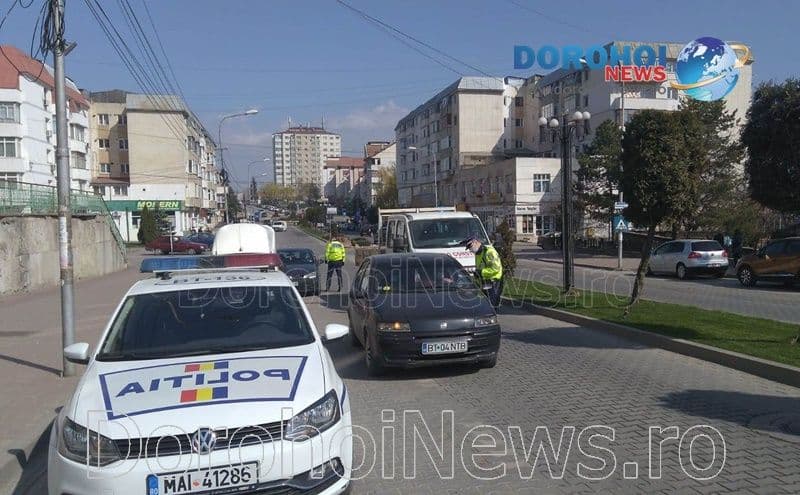 Acțiune de amploare a polițiștilor la Dorohoi. Șoferii și pietonii au fost verificați de autorități - FOTO