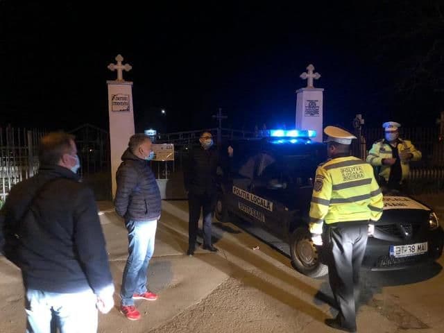 Cimitirele au fost păzite de forțele MAI în noaptea Învierii. Prefectul a făcut verificări în teren