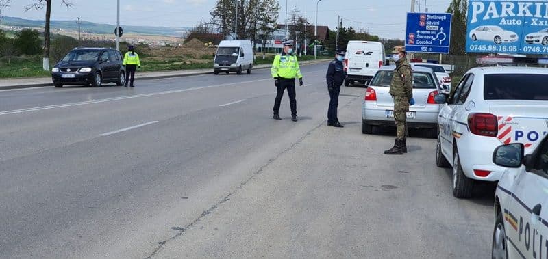 70 de autovehicule verificate și peste 100 de persoane legitimate de polițiștii botoșăneni - FOTO