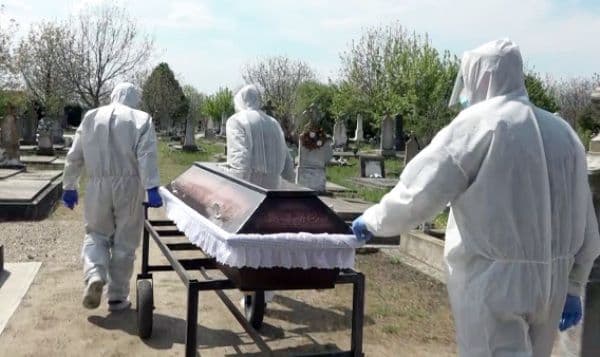 Un sucevean infectat cu coronavirus a murit acasă după ce s-a tratat singur cu antibiotice