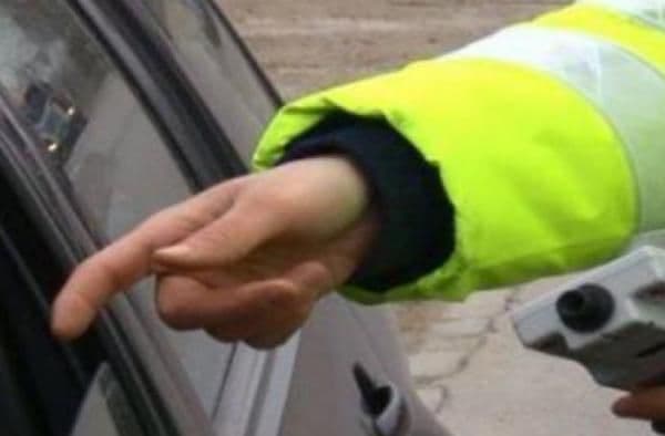 Dorohoian reţinut pentru 24 de ore. A condus fără permis, în stare de ebrietate și a refuzat să sufle în fiolă