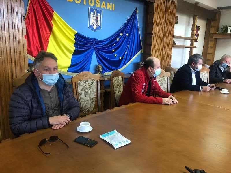 Ședință pentru stabilirea măsurilor luate de instituțiile publice din județ după ieșirea din starea de urgență