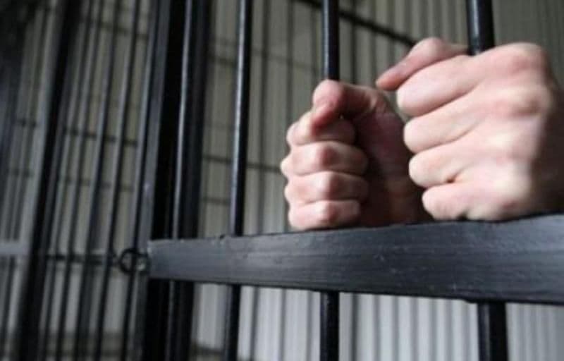 Botoșăneanul care a încălcat ordinul de protecție și-a amenințat soția și rănit fiul, a fost arestat pentru 30 de zile