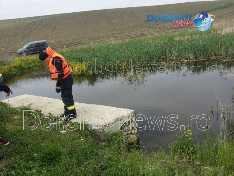 Tragedie la Dumbrăvița! Un bărbat a căzut în apa unui iaz din localitate și s-a înecat - FOTO