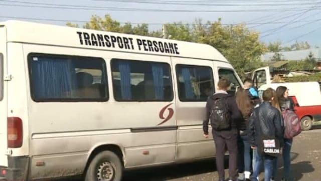 Deputat Mihaela HUNCĂ: Elevii navetiști din clasele terminale sunt ignorați de ministrul Educației