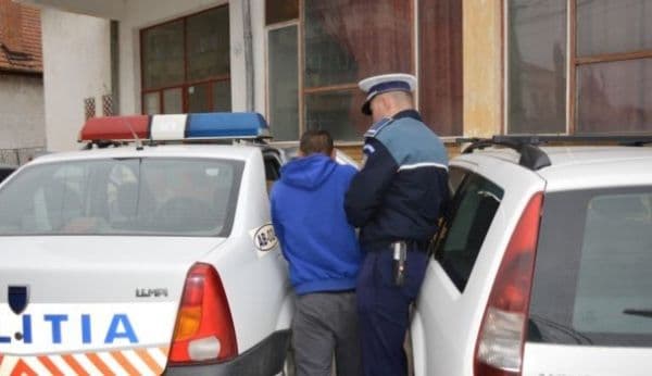 Patru minori din Suharău au ajuns în arest, după ce au agresat şi vandalizat casa unui consătean