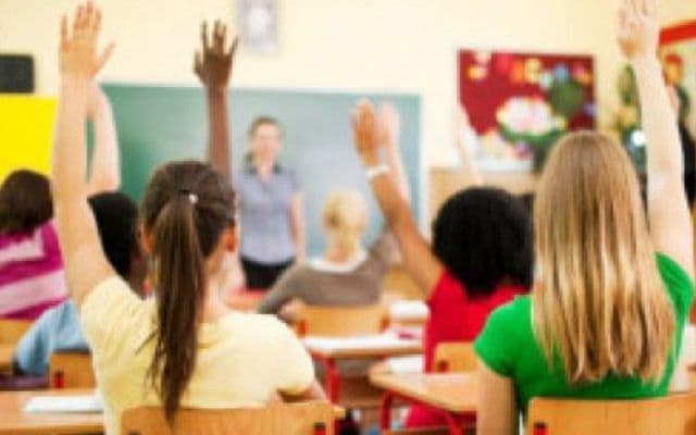 Peste jumătate dintre elevii claselor terminale au confirmat prezența la activitățile de pregătire din școli