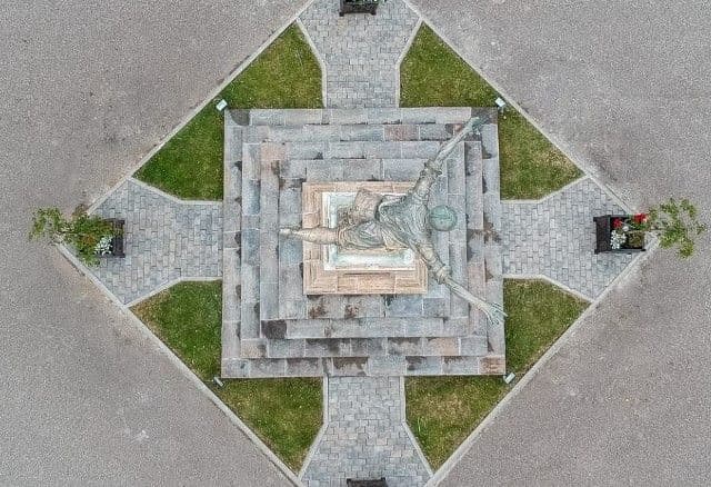 Primăria Dorohoi: Hristos s-a înălțat! Veșnică recunoștință eroilor neamului!