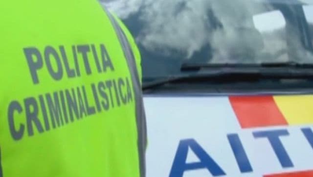 Craniu și oase umane găsite pe un câmp din județul Botoșani. Zeci de polițiști, jandarmi și pompieri scotocesc zona