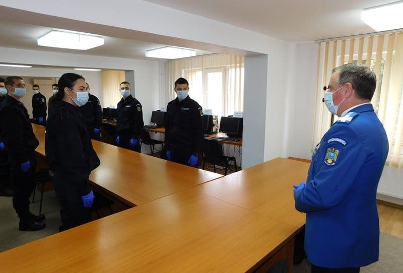 Zece elevi jandarmi aflați în practică la Jandarmeria Botoșani au depus Jurământul militar