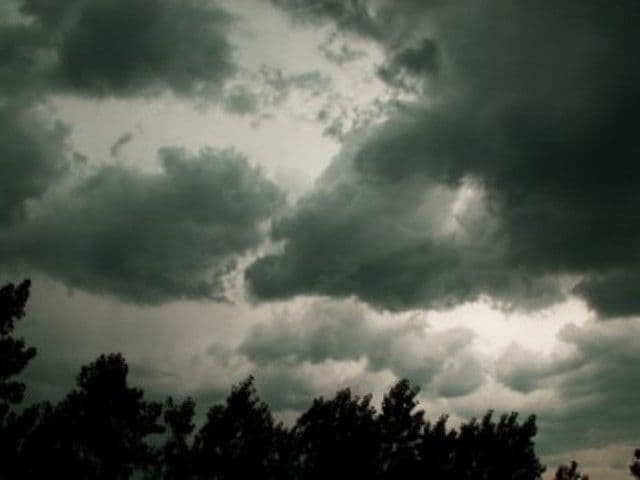 Meteorologii informează! Patru zile de instabilitate atmosferică, ploi și vânt