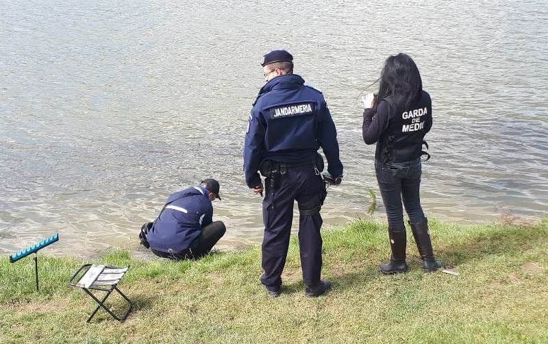 Peste 20 de sancțiuni ale jandarmilor în ultima zi de prohibiție la pescuit